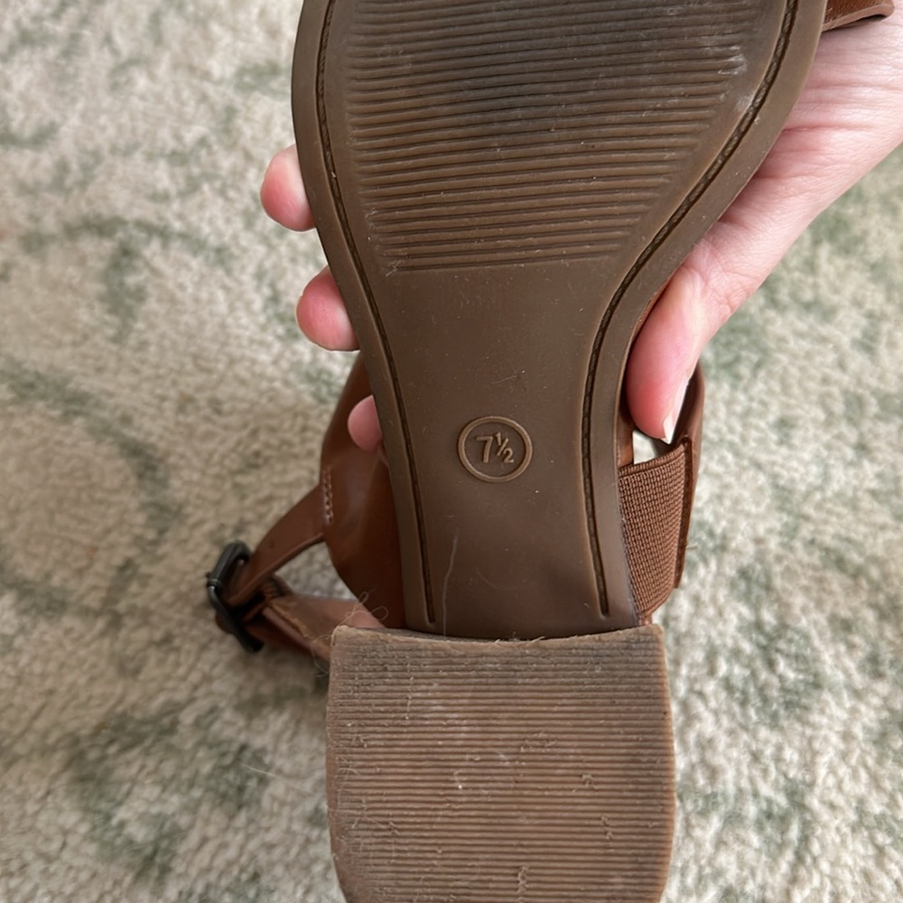 Universal Threads Wedge Heels - Picture 3 of 3